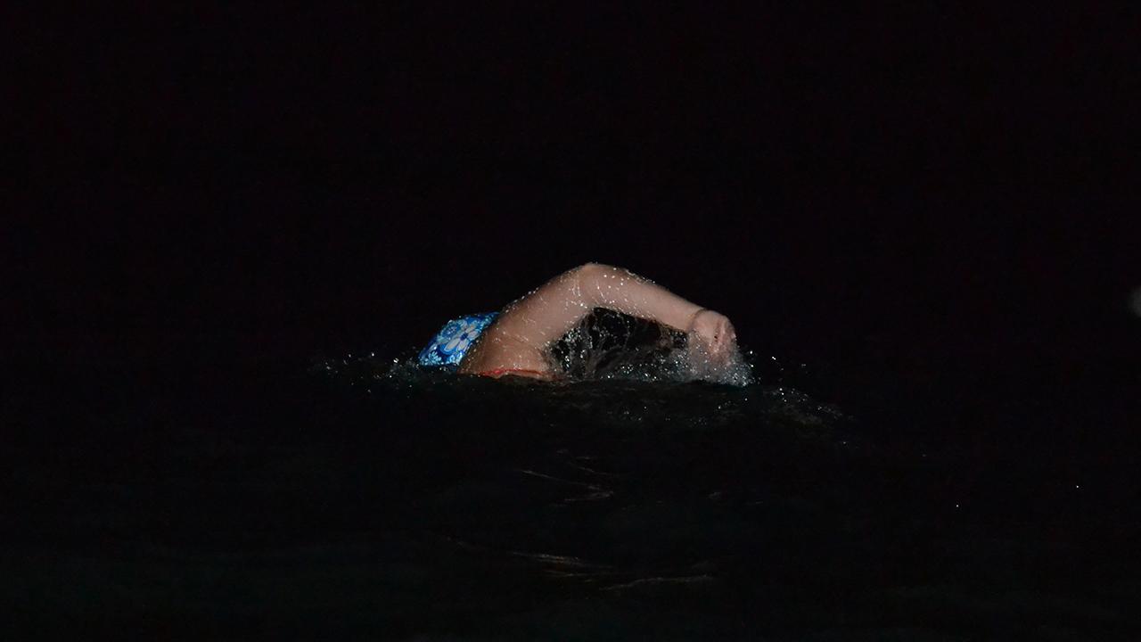 Ashleigh entered the water in the dead of the night to maximize on the day to come
